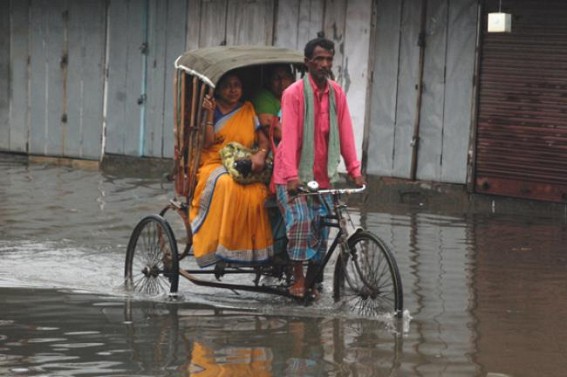 Moderate rainfall disrupts normal life: Water-Logging in several areas